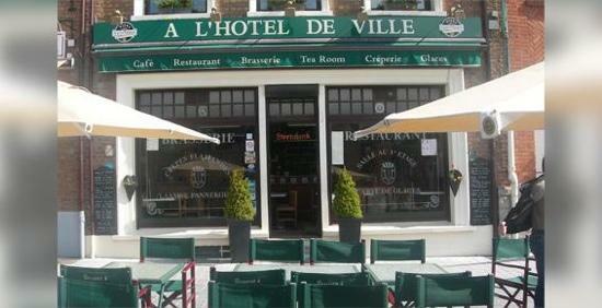 A l'Hôtel de Ville