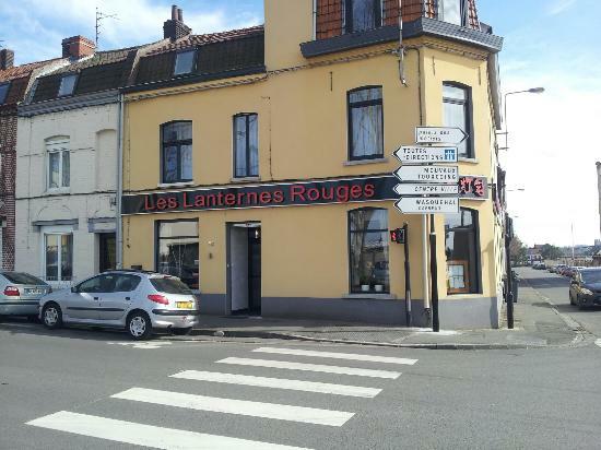 Les Lanternes Rouges