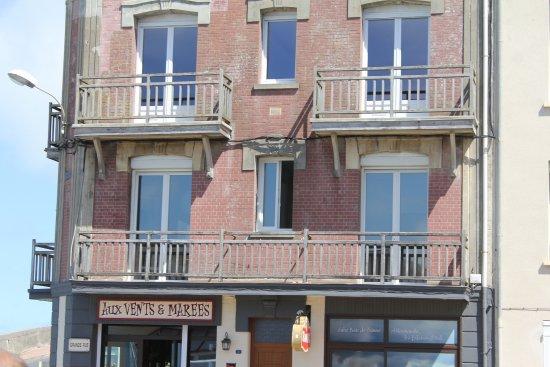 Aux Vents Et Marees