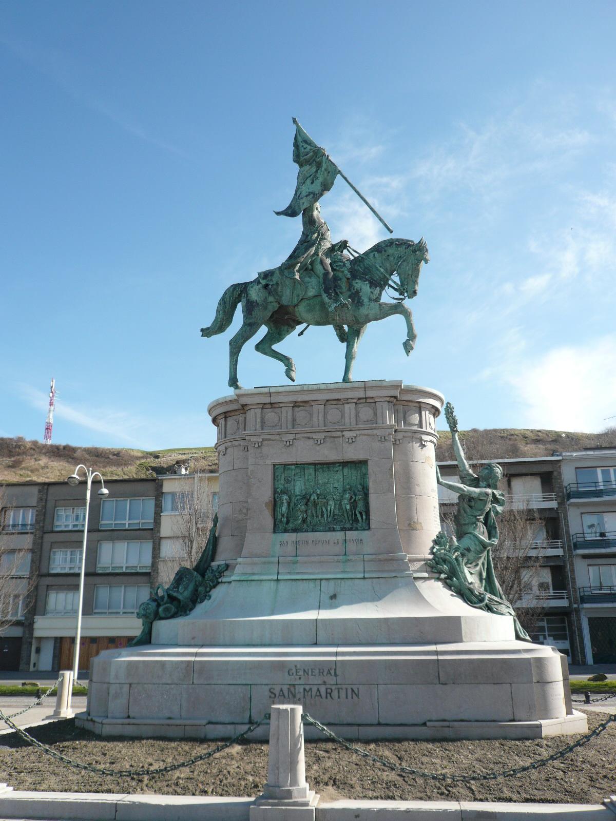 Statue équestre Général San Martín